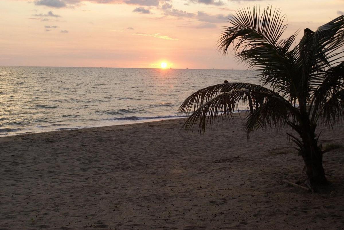 Sammy Seaview Mae Ramphueng Beach Front Golden Elephant บ้านช้างทองวิวทะเลหน้าหาดแม่รำพึง Rayong Buitenkant foto